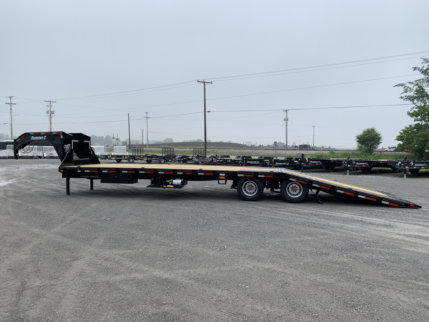 New 2026 Diamond C Trailers FMAX212L32X102HDT (32' X 102") 25.9K (Pacesetter Ed.) Hydraulic Dovetail Flatbed Trailer