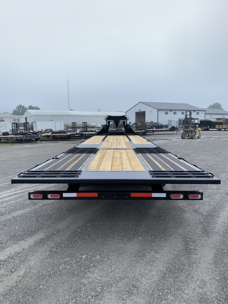 New 2026 Diamond C Trailers FMAX212L32X102HDT (32' X 102") 25.9K (Pacesetter Ed.) Hydraulic Dovetail Flatbed Trailer