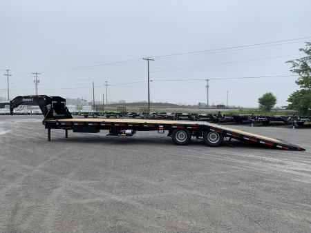New 2026 Diamond C Trailers FMAX212L32X102HDT (32' X 102") 25.9K (Pacesetter Ed.) Hydraulic Dovetail Flatbed Trailer