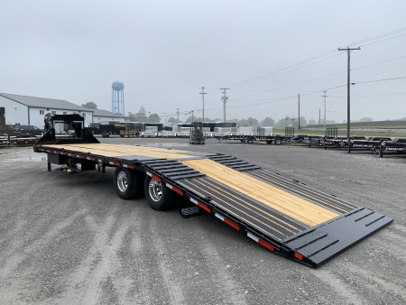 New 2026 Diamond C Trailers FMAX212L32X102HDT (32' X 102") 25.9K (Pacesetter Ed.) Hydraulic Dovetail Flatbed Trailer