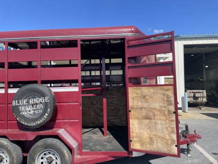 Used 2024 Valley Trailers 6'8"X12'x7'6" Horse Trailer