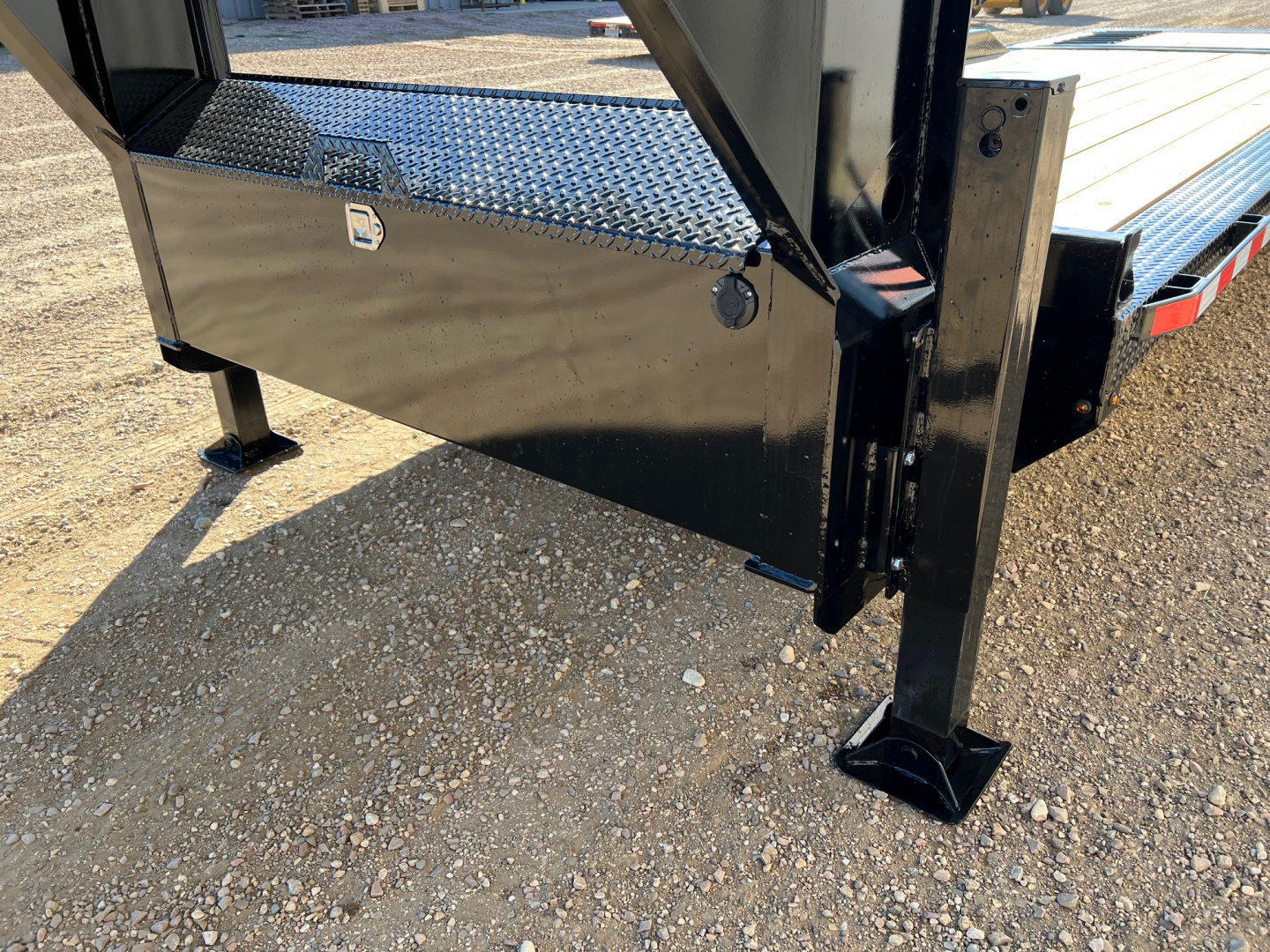 New 2026 Midsota 26' Hydraulic Tail Gooseneck Equipment Trailer