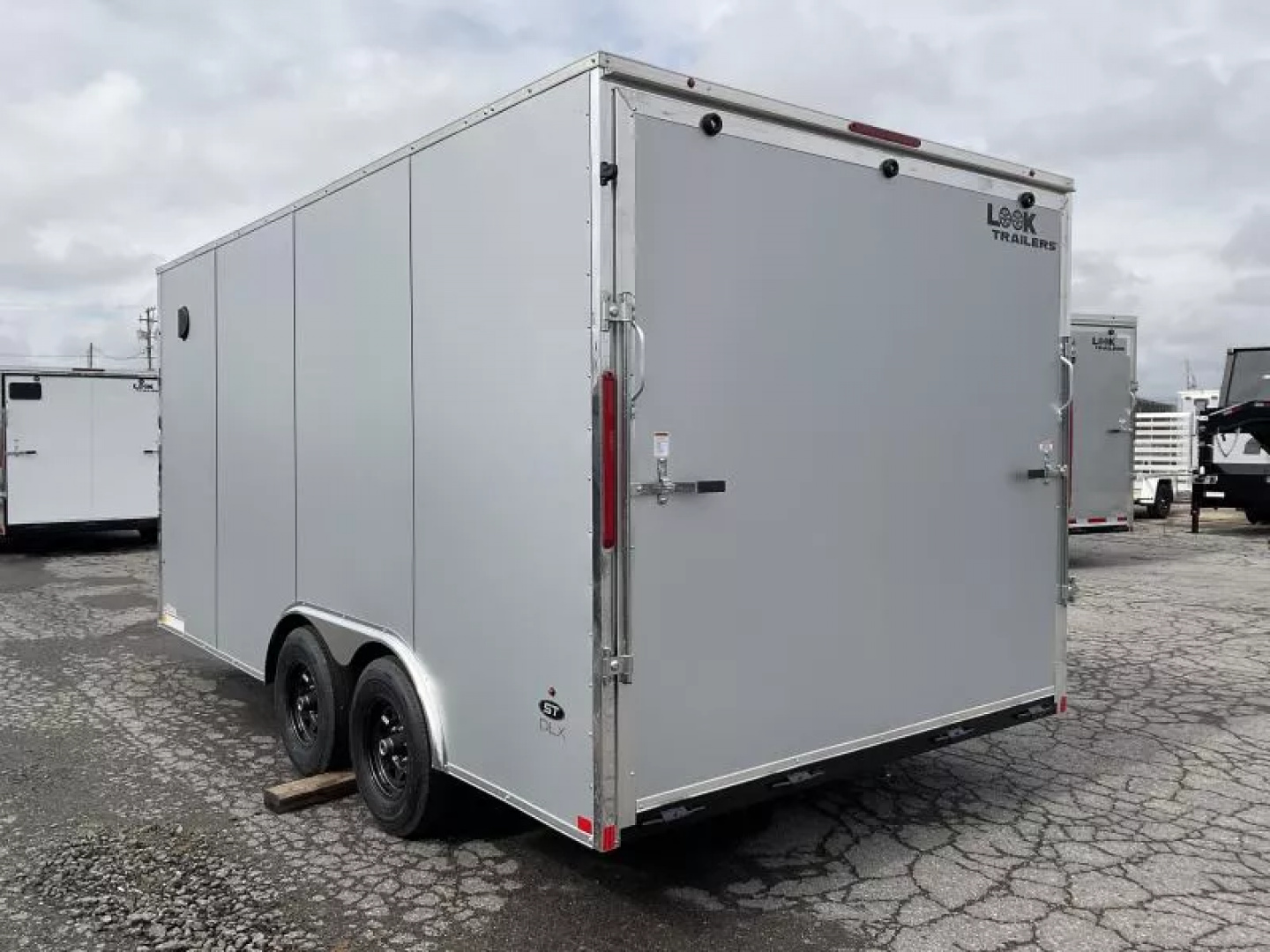 New 2026 Look Trailers 8.5x16 10K RAMP DOOR ST DLX Cargo / Enclosed Trailer