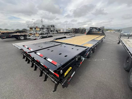 New 2026 Big Tex Trailers 8.5x25 (20+5) 17.5K Gooseneck Deckover Trailer