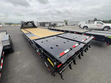 New 2026 Big Tex Trailers 8.5x25 (20+5) 17.5K Gooseneck Deckover Trailer