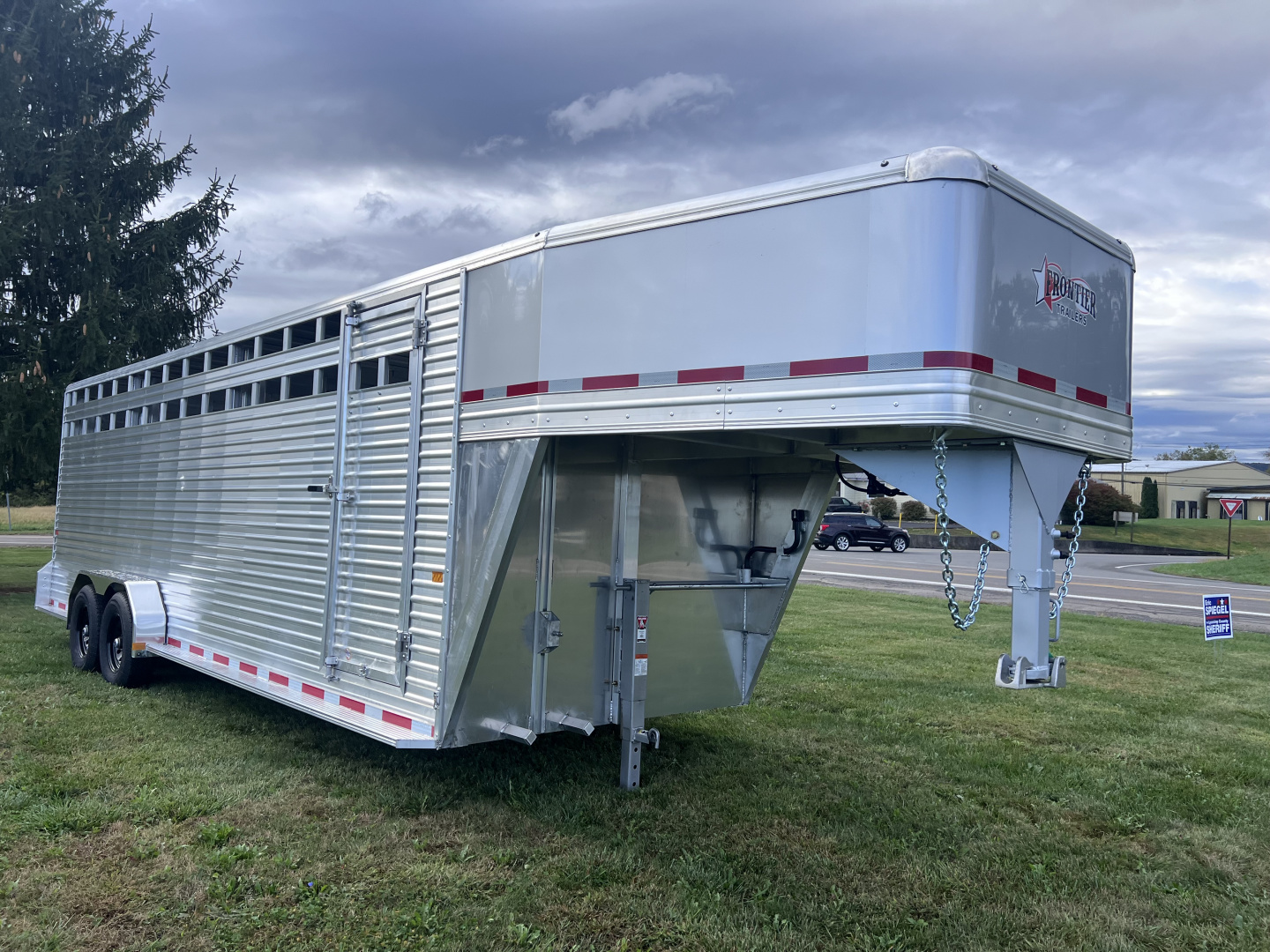 New 2026 Frontier Trailers 7x24 14K Gooseneck Stock / Stock Combo Trailer