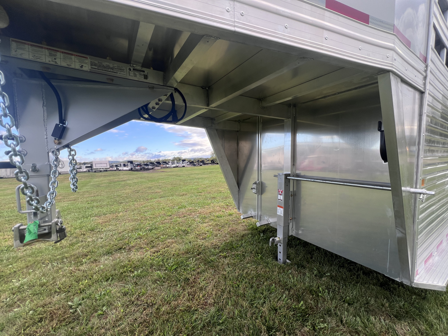 New 2026 Frontier Trailers 7x24 14K Gooseneck Stock / Stock Combo Trailer