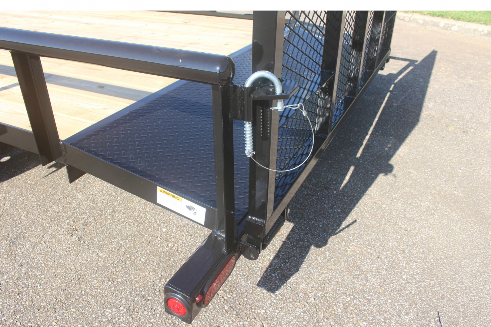 New 2025 Top Hat 14X83 DERBY SR PIPE W/2' DOVE TAIL & 3' TAILGATE Utility Trailer