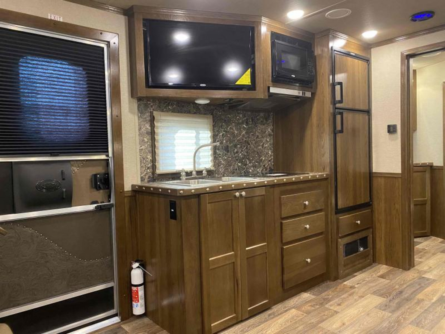 New 2026 SMC Laramie 3 Horse 14' Living Quarter Trailer