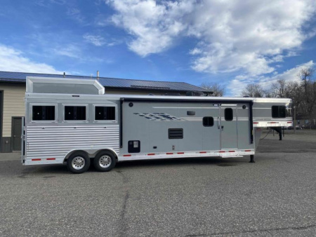 New 2026 SMC Laramie 3 Horse 14' Living Quarter Trailer