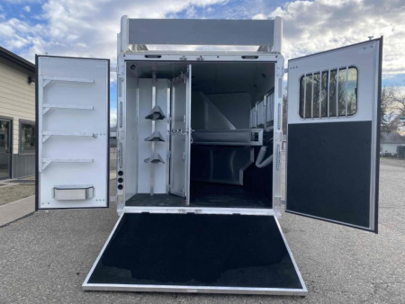 New 2026 SMC Laramie 3 Horse 14' Living Quarter Trailer