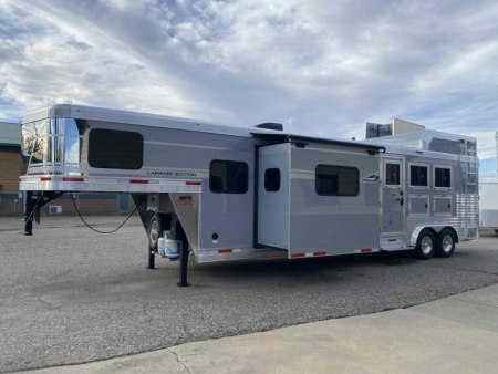 New 2026 SMC Laramie 3 Horse 14' Living Quarter Trailer