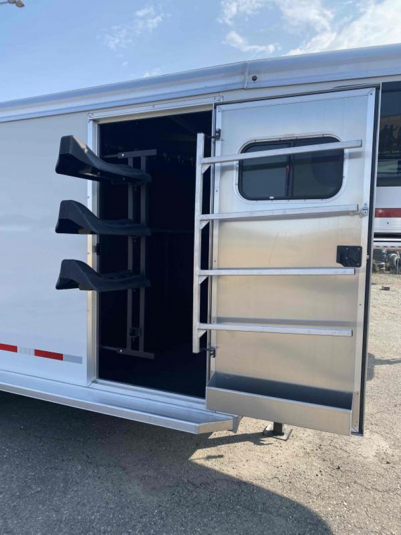 New 2026 Logan Bullseye 3 Horse XL Gooseneck T