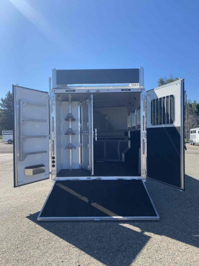 New 2023 SMC Laramie 3 Horse 14' Living Quarter Trailer