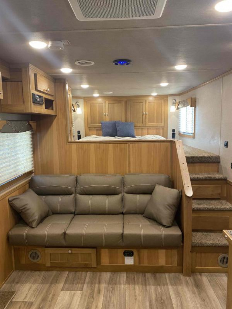 New 2023 SMC Laramie 4 Horse Side Load 14' LQ Trailer