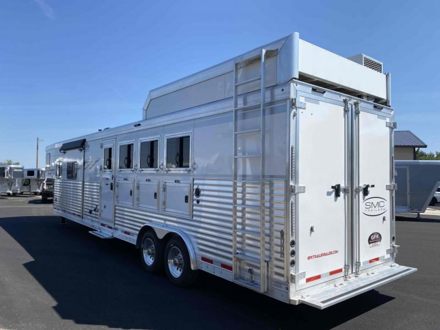 New 2023 SMC Laramie 4 Horse Side Load 14' LQ Trailer