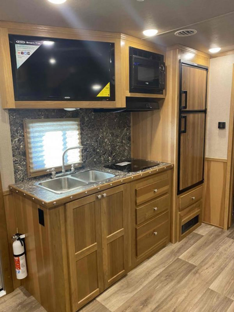 New 2023 SMC Laramie 4 Horse Side Load 14' LQ Trailer