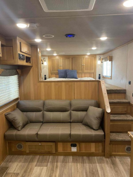 New 2023 SMC Laramie 4 Horse Side Load 14' LQ Trailer