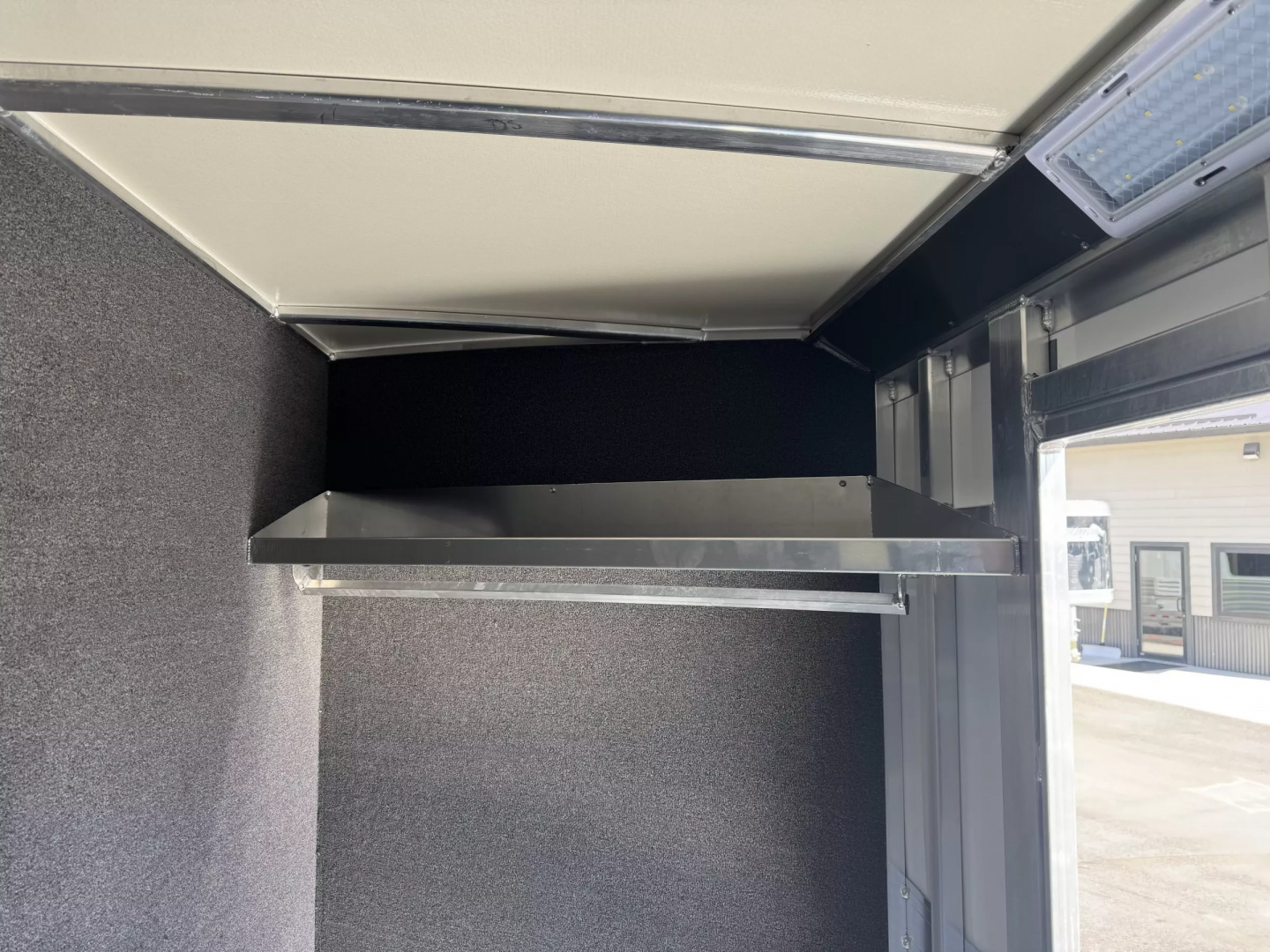 New 2025 Cimarron Norstar 5 Horse Trainer Trailer