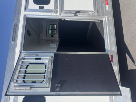 New 2025 Cimarron Norstar 5 Horse Trainer Trailer