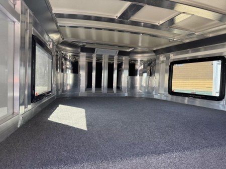 New 2025 Cimarron Norstar 5 Horse Trainer Trailer