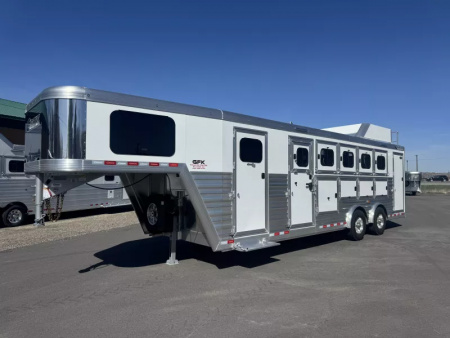 New 2025 Cimarron Norstar 5 Horse Trainer Trailer