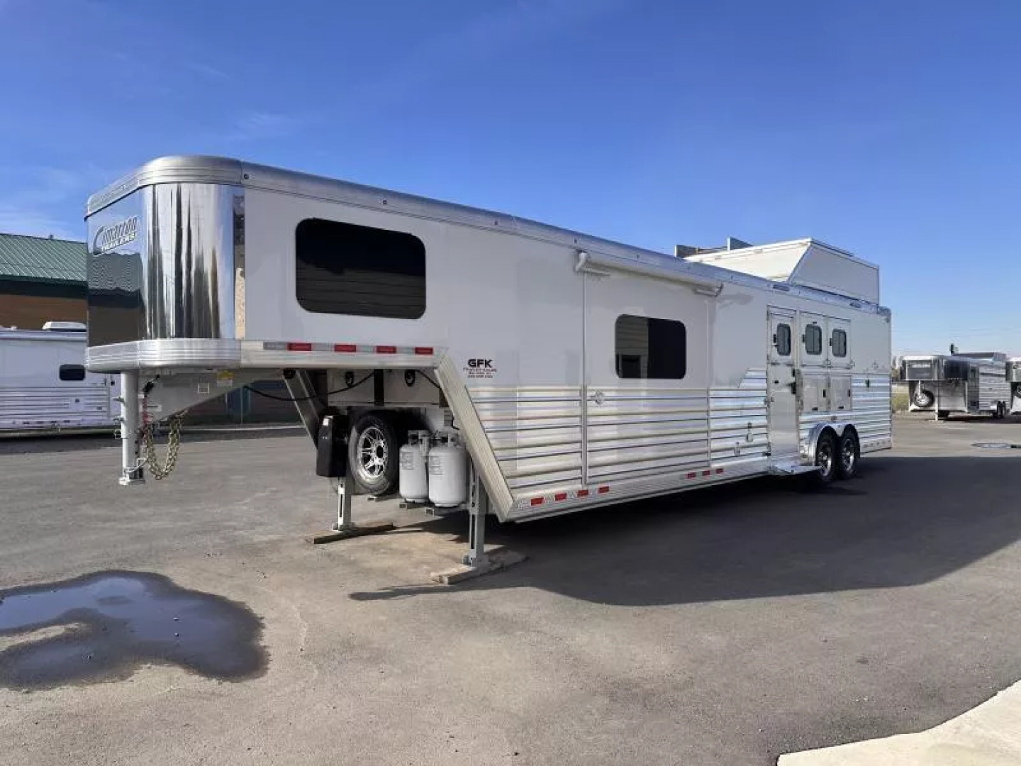 New 2025 Cimarron 3 Horse Side Load with 14'9" Living Quarter by Outlaw Conversions
