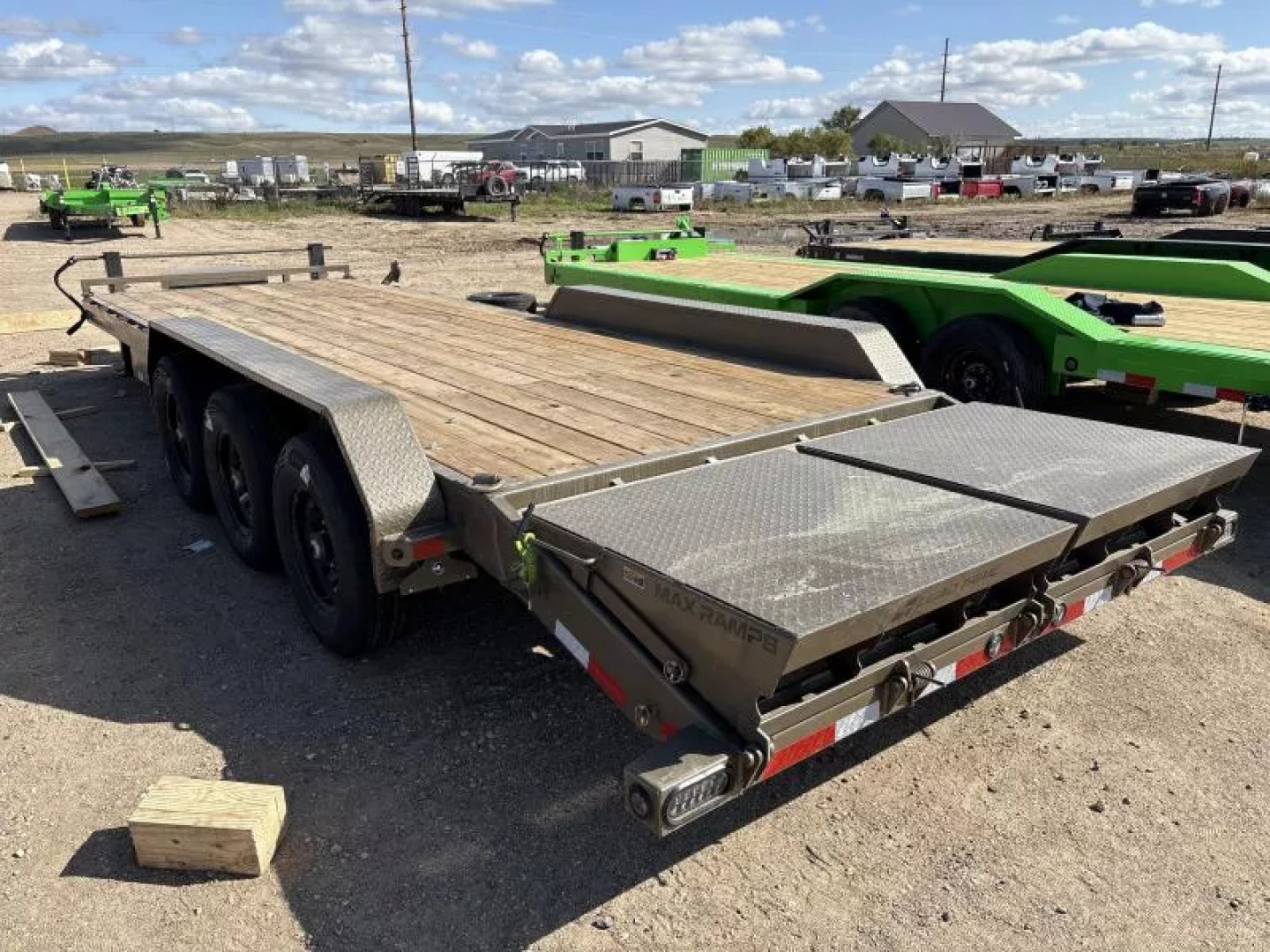 New 2026 Load Trail CH21 83 x 24 (CH8324073) Triple 7K Axles  Equipment Trailer