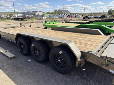 New 2026 Load Trail CH21 83 x 24 (CH8324073) Triple 7K Axles  Equipment Trailer