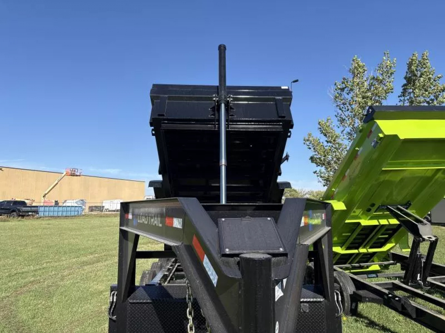 New 2026 Load Trail DG21 83" x 16' Low-Pro Gooseneck Dump (DG8316073)  Dump Trailer