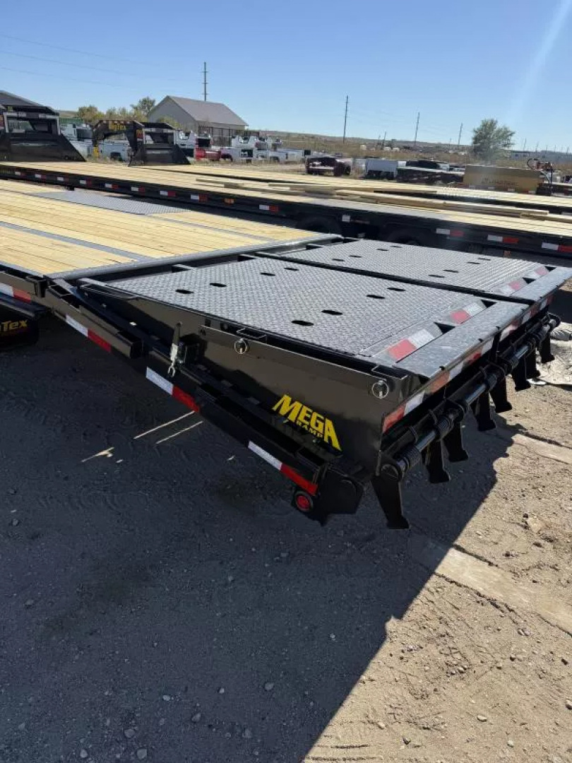 New 2026 Big Tex Trailers 25GN-40D5A WITH 14 PLY TIRES Flatbed Trailer