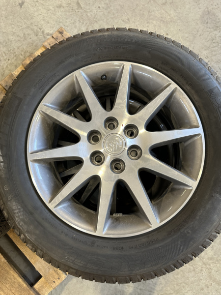 Used 2017 Buick takeoff wheels with buick center cap SUV
