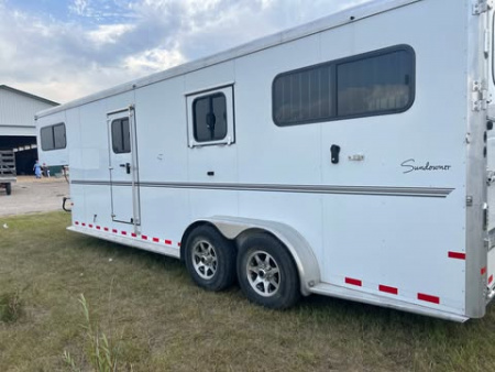 Used 2015 Sundowner Trailers SUNLITE CHARTER Stock / Stock Combo Trailer