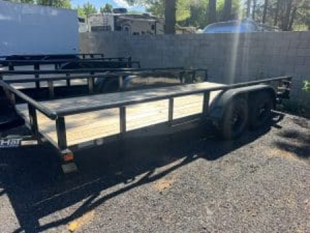 New 2026 Top Hat Trailers 83X16 Pipe Rail Utility Flatbed Trailer Pull out Ramps