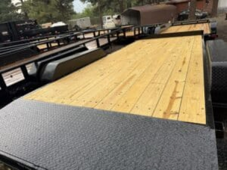 New 2026 Top Hat Trailers 83X18 Deluxe Car Hauler Car Hauler