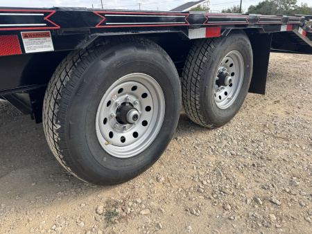 New 2025 Diamond T 10228SWF Deckover Trailer