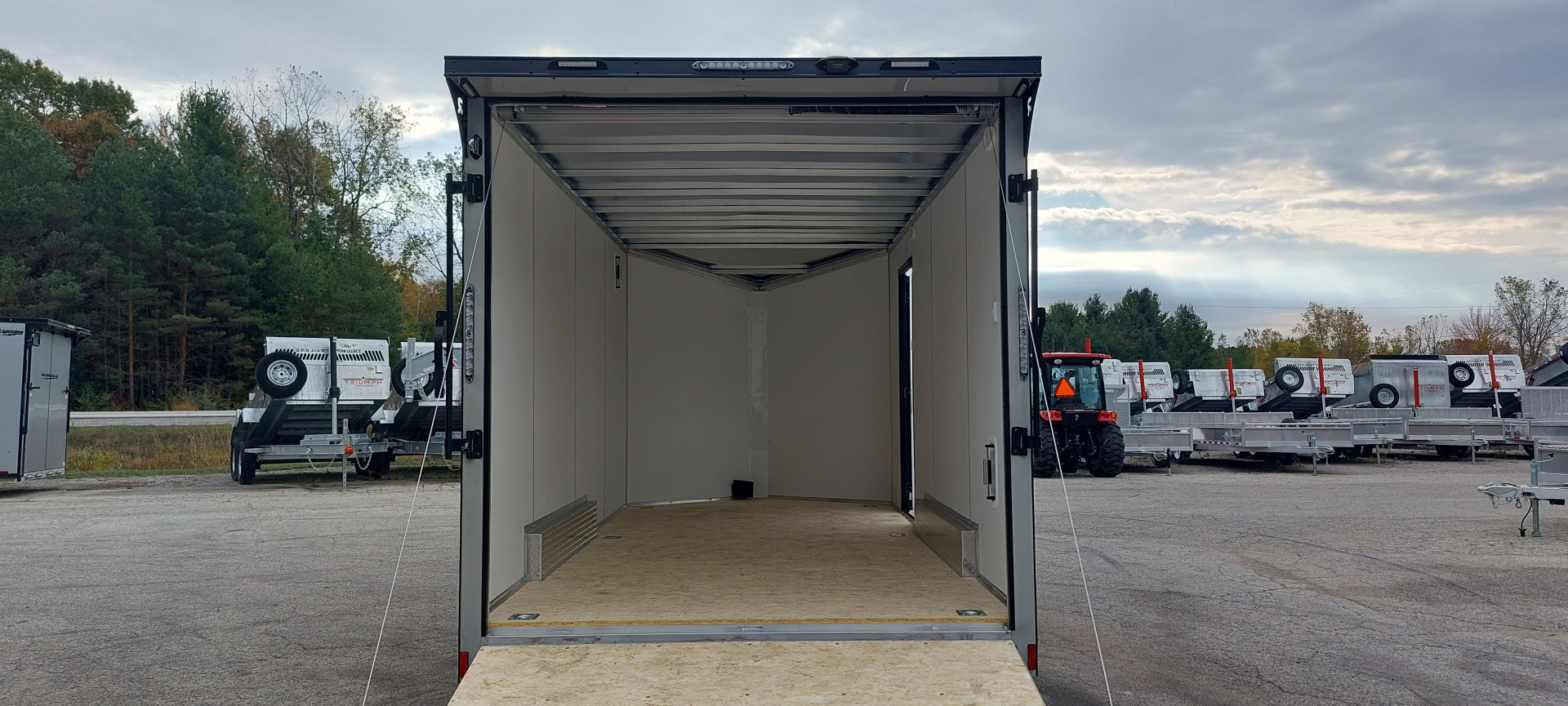 New 7.5 X 16 CARGO ENCLOSED ALL ALUMINUM 2026 LIGHTNING POLYCOR EXTERIOR
