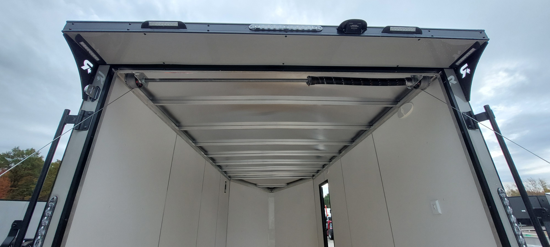 New 7.5 X 16 CARGO ENCLOSED ALL ALUMINUM 2026 LIGHTNING POLYCOR EXTERIOR