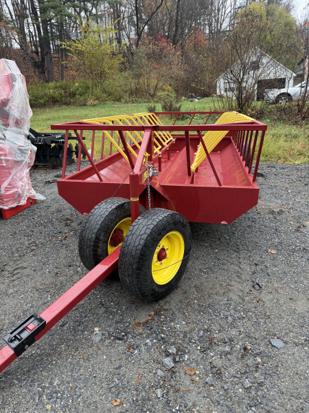 New 2025 Farma 7'X16' HAY FEEDER ON WHEELS Other Equipment