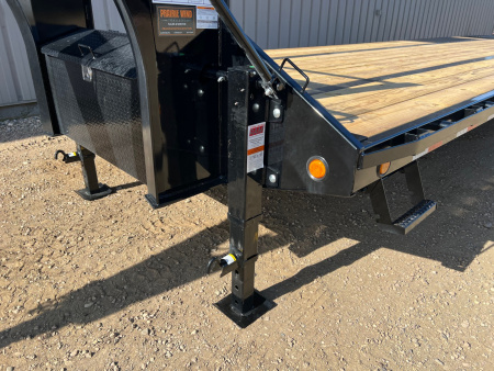 New 2026 PJ Trailers 32' LD Gooseneck 10K's Flatbed Trailer