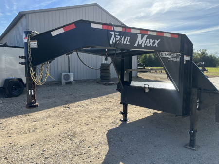 Used 2023 Trail Maxx 40' Gooseneck Deckover Trailer Deckover Trailer
