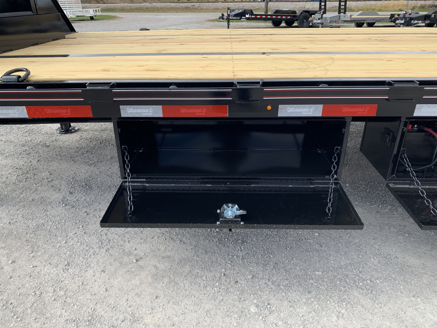 New 2026 Diamond C Trailers FMAX212L30X102HDT (102" X 30') 25.9K (Pacesetter Ed.) Hydraulic Dovetail Flatbed Trailer