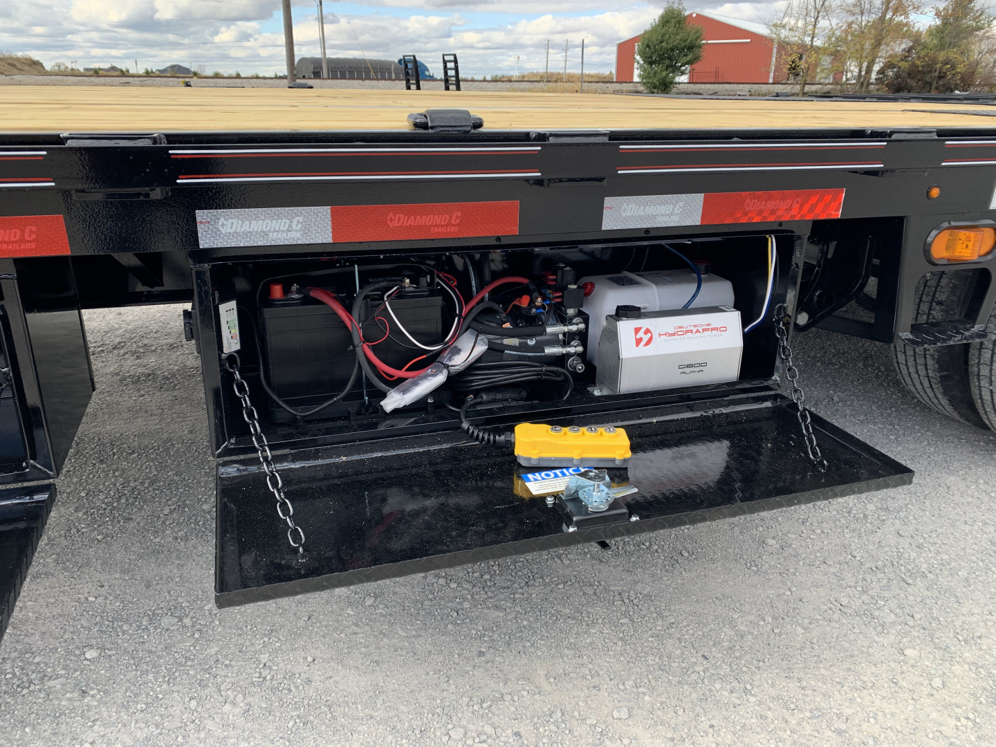 New 2026 Diamond C Trailers FMAX212L30X102HDT (102" X 30') 25.9K (Pacesetter Ed.) Hydraulic Dovetail Flatbed Trailer