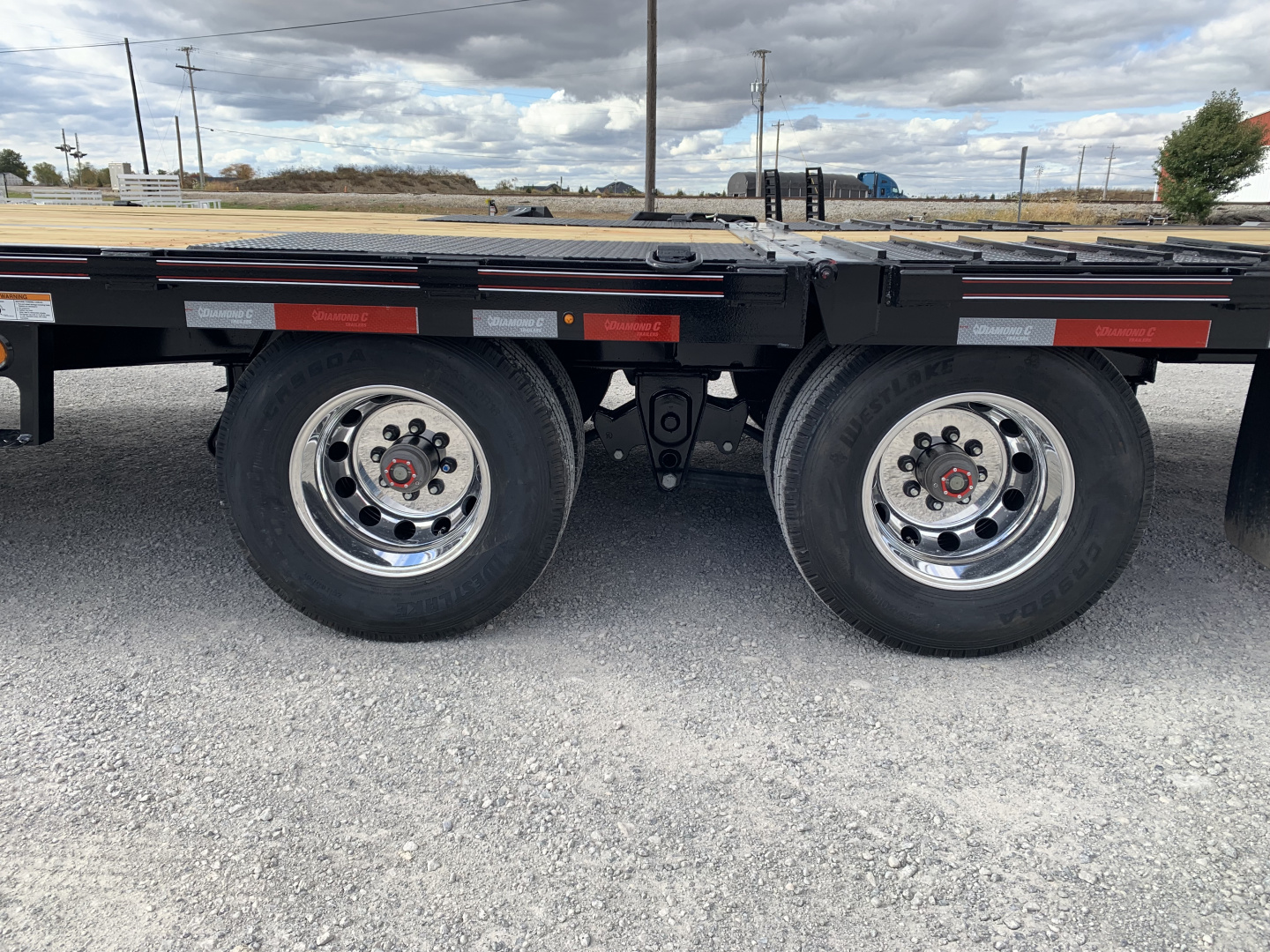 New 2026 Diamond C Trailers FMAX212L30X102HDT (102" X 30') 25.9K (Pacesetter Ed.) Hydraulic Dovetail Flatbed Trailer