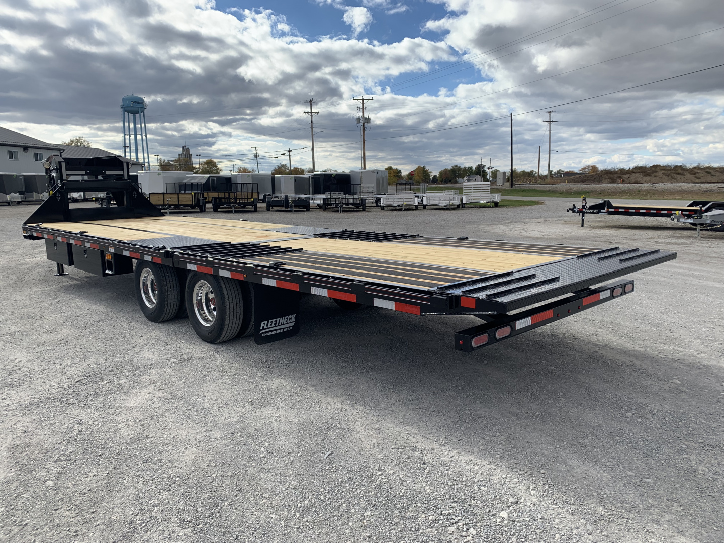 New 2026 Diamond C Trailers FMAX212L30X102HDT (102" X 30') 25.9K (Pacesetter Ed.) Hydraulic Dovetail Flatbed Trailer