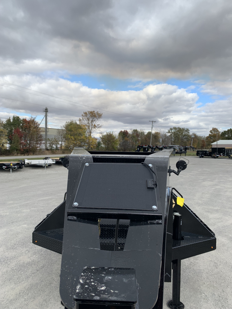 New 2026 Diamond C Trailers FMAX212L30X102HDT (102" X 30') 25.9K (Pacesetter Ed.) Hydraulic Dovetail Flatbed Trailer