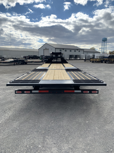 New 2026 Diamond C Trailers FMAX212L30X102HDT (102" X 30') 25.9K (Pacesetter Ed.) Hydraulic Dovetail Flatbed Trailer