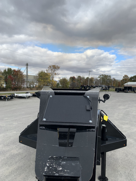 New 2026 Diamond C Trailers FMAX212L30X102HDT (102" X 30') 25.9K (Pacesetter Ed.) Hydraulic Dovetail Flatbed Trailer