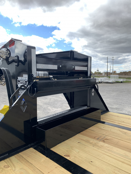 New 2026 Diamond C Trailers FMAX212L30X102HDT (102" X 30') 25.9K (Pacesetter Ed.) Hydraulic Dovetail Flatbed Trailer