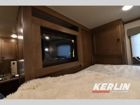 New 2025 Lakota Charger 8313 RKB